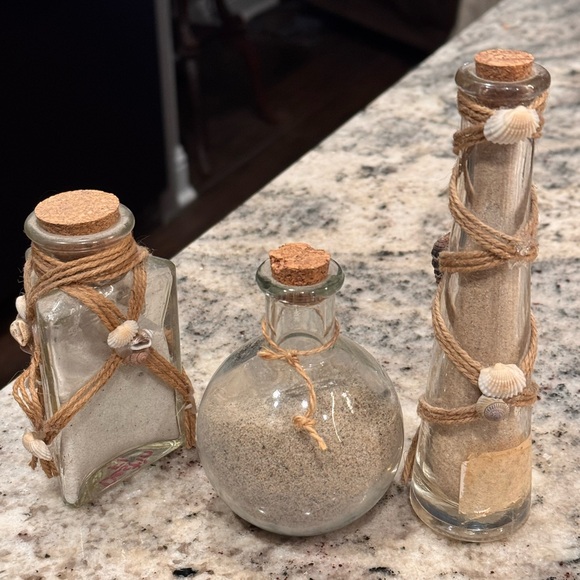 3pc Sand filled Glass seashell Bottle Set with Cork and Twine - Picture 3 of 4
